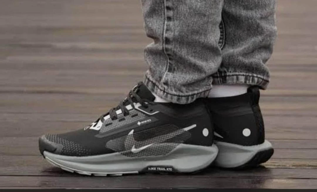 Nike Pegasus Trail 5 GORE-TEX Grey and Black Trainer Sports Running Sneakers 