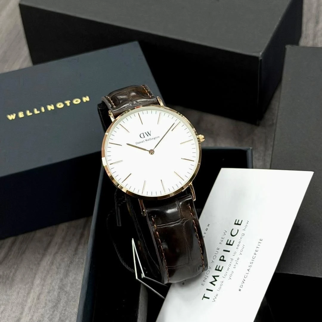 Daniel Wellington Men's Classic Petite Gold-Tone Watch with White Dial  Croc-Embossed Brown Leather Strap - Elegant Analog Timepiece