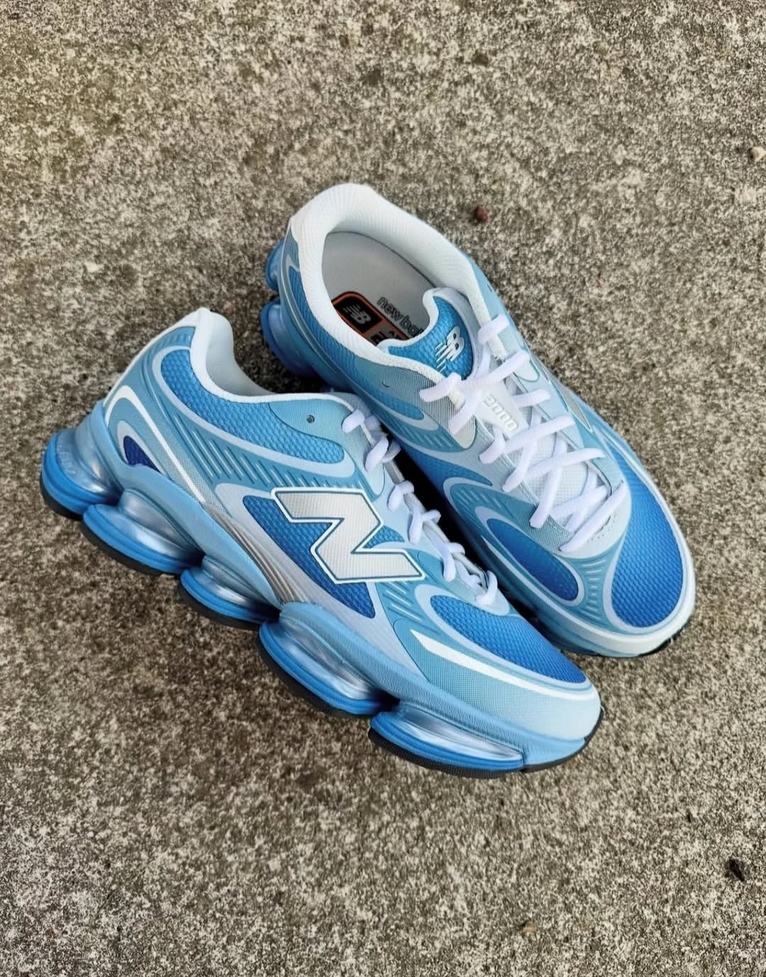 New Balance ABZORB 2000 Sneakers Silver and Blue Mesh Trainers Running Shoes with Dynamic Cushioning Sole - Sleek Performance Athletic Sneakers