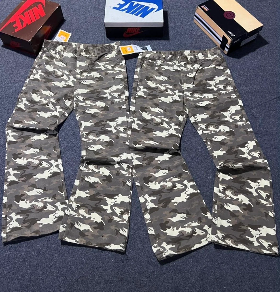 Unisex Modern Urban Camouflage Casual Trousers - Stylish Grey White Camo Pants for Everyday Streetwear