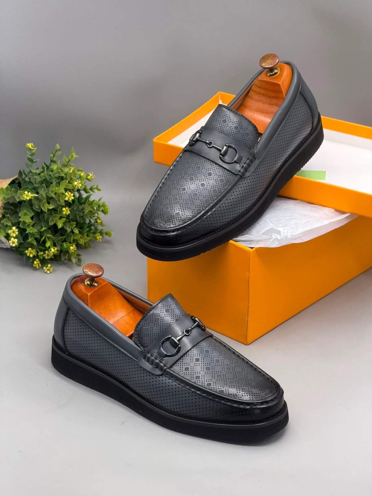 Berluti Men's Leather Simple Loafers with Horsebit Detail - Comfortable Slip-On Dress and Casual Shoes for Stylish Ghanaian Gentlemen