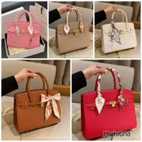 Women's Elegant Pink Structured Top-Handle Handbag with Detachable Shoulder Strap - Luxury Fashion Accessory for Ghanaian Style - View 3