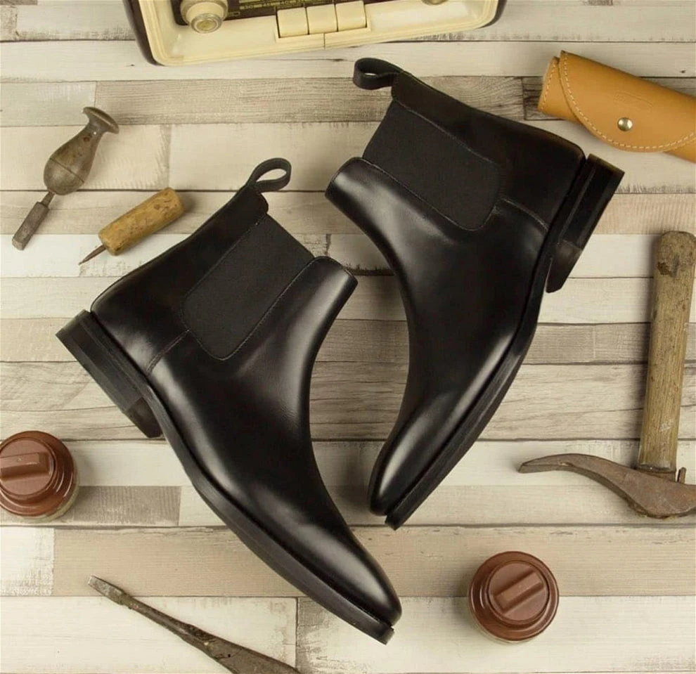Kenneth Cole Men's Premium Black Leather Chelsea Boots – Sleek Slip-On Ankle Boot for Formal and Smart Casual Wear, Classic Style Footwear for the Modern Man - Main View