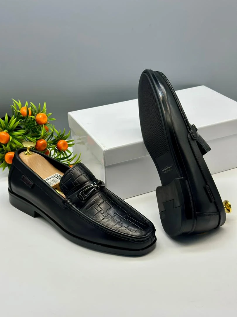 Ferragamo Men's Black Leather Loafers with Textured Croc-Effect  Silver Bit Buckle – Stylish Slip-On Dress Shoes for Formal  Smart Casual Wear