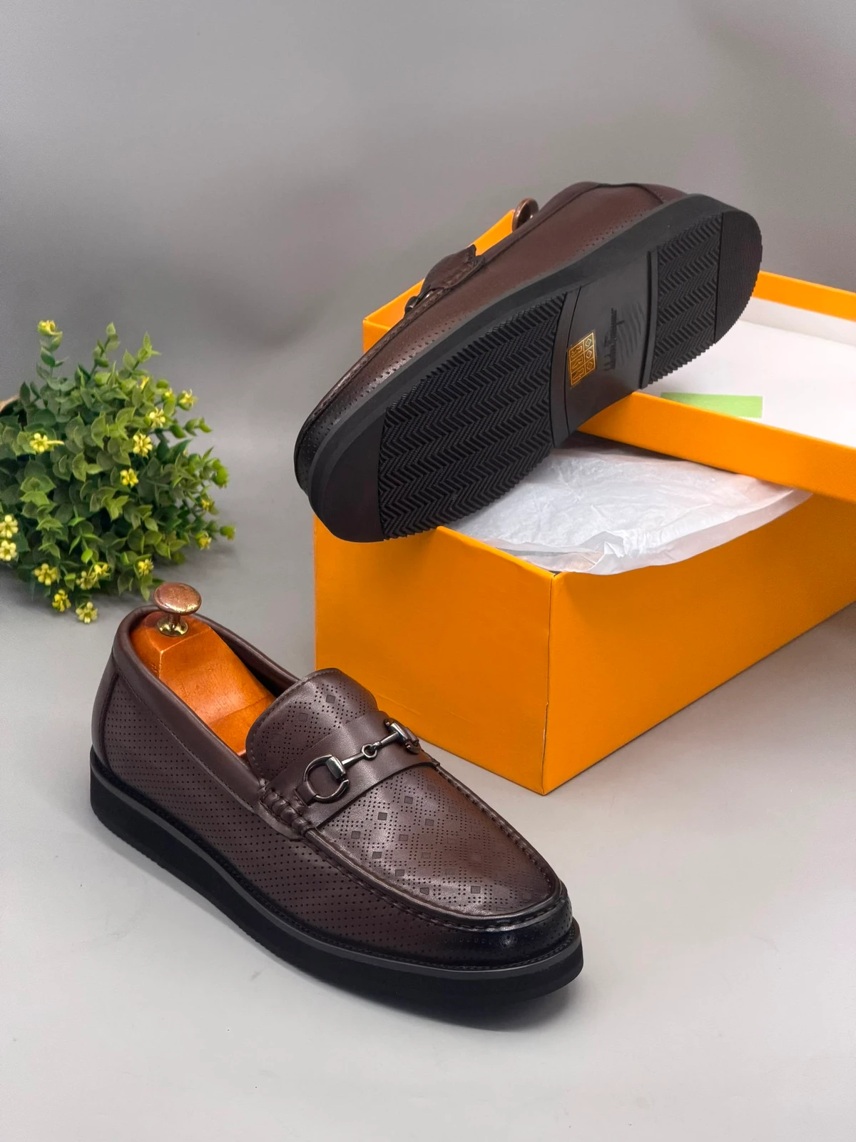 Berluti Men's Leather Simple Loafers with Horsebit Detail - Comfortable Slip-On Dress and Casual Shoes for Stylish Ghanaian Gentlemen