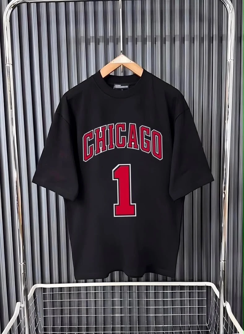 Unisex Black Chicago Number 1 Oversized Graphic T-Shirt | Trendy Streetwear Tee for Men & Women | Sporty Casual Loose Fit Top