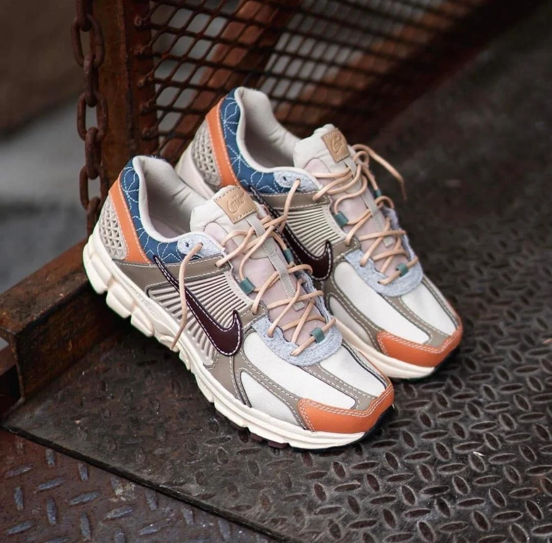 Unisex Nike Vomero 5 Multi-Color Retro Lifestyle Sneakers - Cream, Orange & Blue Panelled Trainers for Everyday Comfort & Style