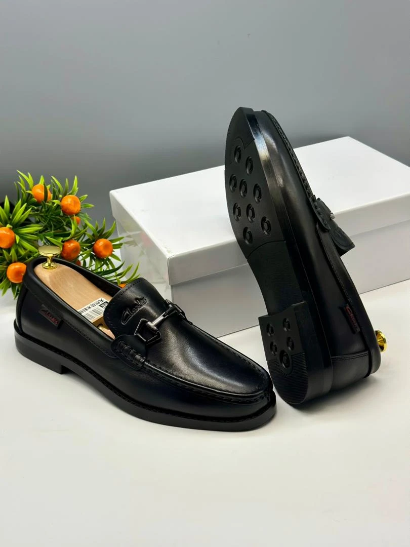 Men's Classic Black Leather Bit Loafers - Clarks Premium Slip-On Dress & Casual Moccasins for Style & Comfort