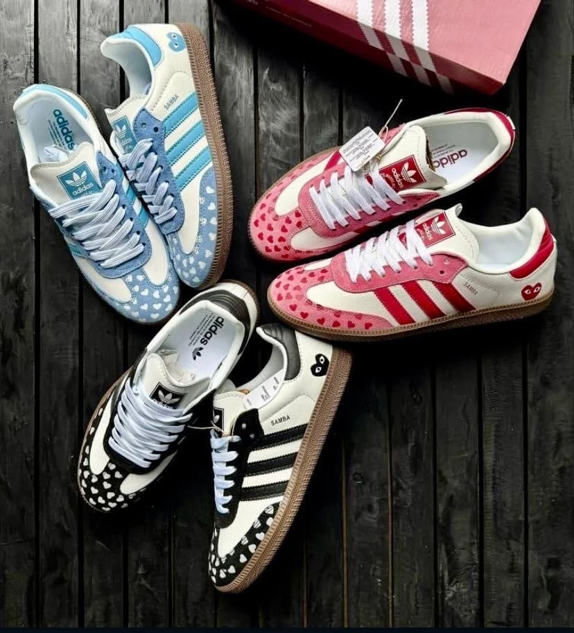 Unisex Adidas Samba Classic White Leather & Black Stripe Sneakers with Gum Sole - Iconic Lifestyle Trainers for Men & Women