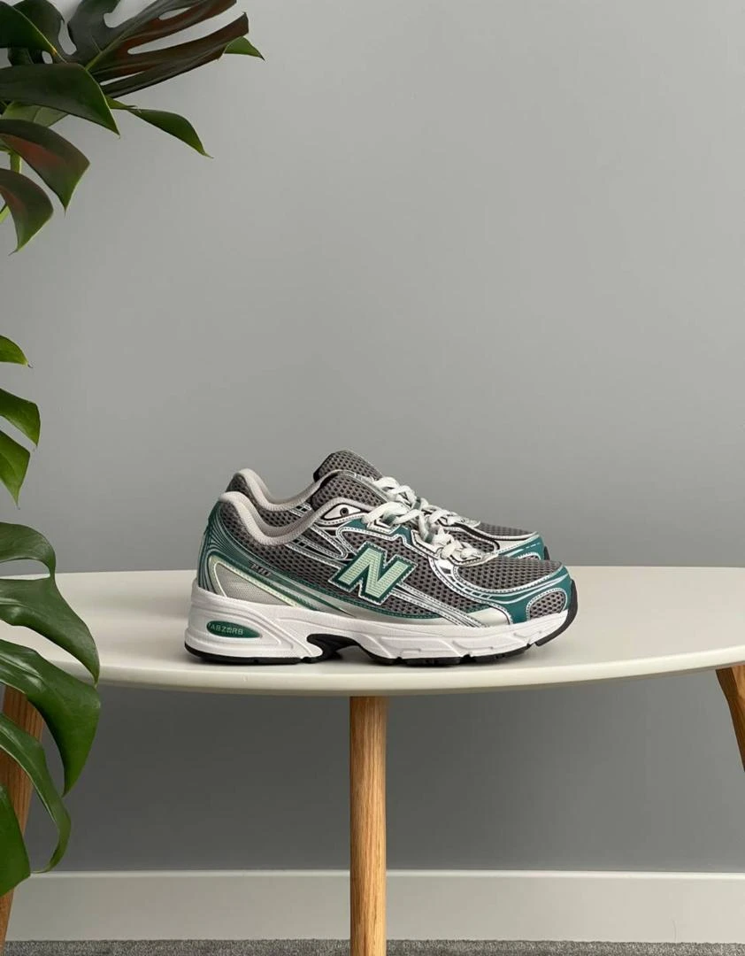 New Balance 530 Iconic Unisex Lifestyle Sneakers - Stylish Grey Teal Silver Metallic Trainers for Everyday Comfort