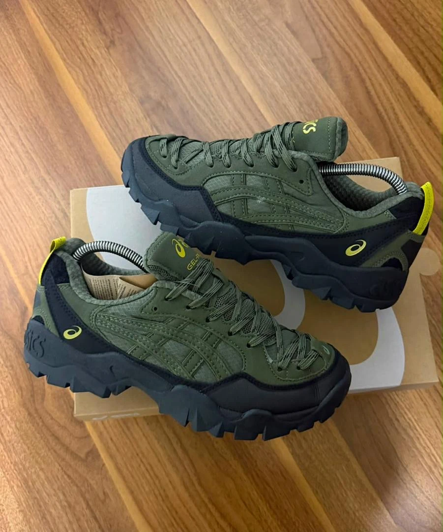 ASICS GEL-NYC Olive Green Black Chunky Trail Sneakers - Stylish All-Terrain Lifestyle Trainers for Urban Adventures Outdoor Perfromance Boot - Main View
