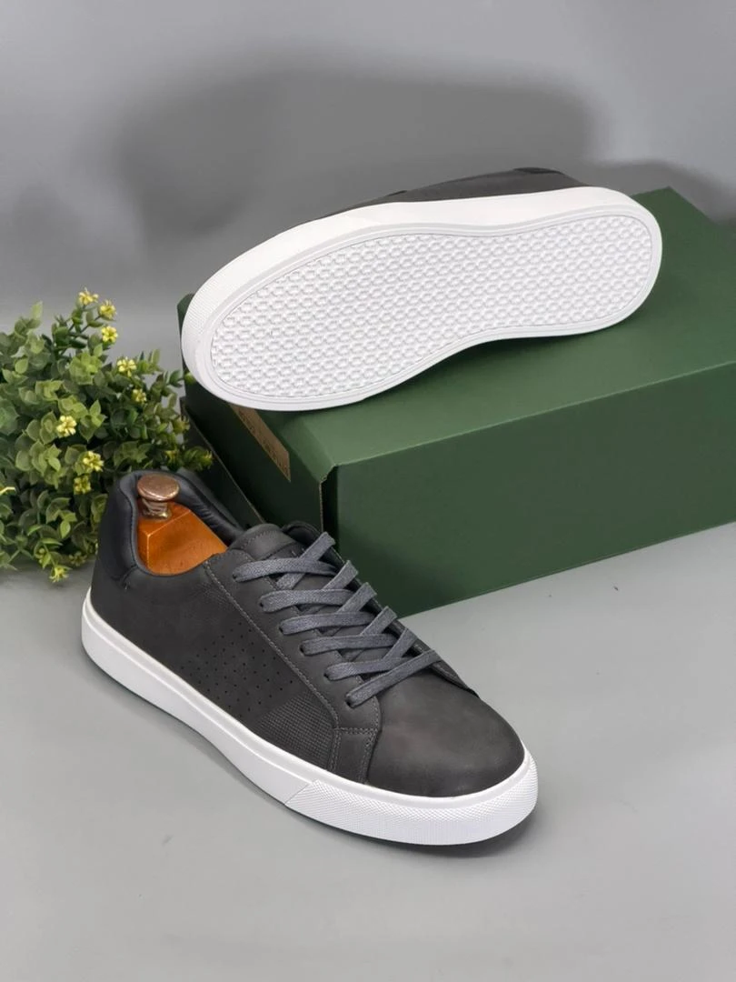 Timberland Classic Flat Sole Black and White Leatherette Casual and Semi official Sneakers for men and women
