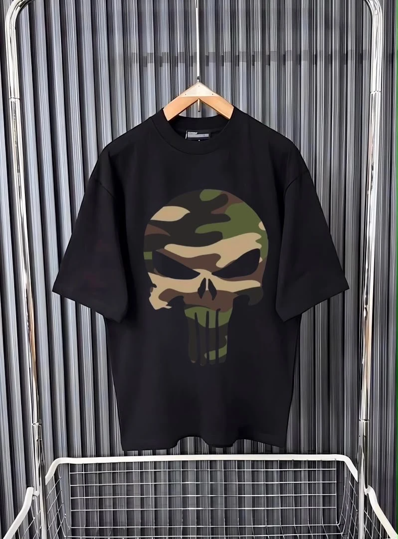 Men's Urban Camo Skull Graphic Black T-Shirt - Edgy Streetwear Oversized Tee for a Bold Look