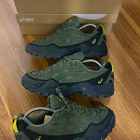 ASICS GEL-NYC Olive Green Black Chunky Trail Sneakers - Stylish All-Terrain Lifestyle Trainers for Urban Adventures Outdoor Perfromance Boot - View 2