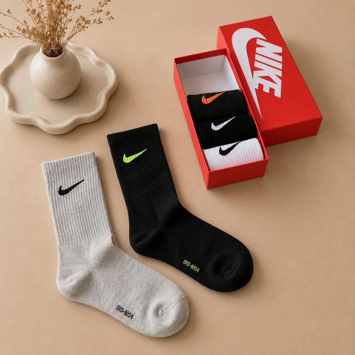 Nike Everyday Crew Socks 5-Pack - Comfortable Athletic Casual Sportswear for Men and Women