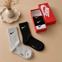 Nike Everyday Crew Socks 5-Pack - Comfortable Athletic Casual Sportswear for Men and Women - View 1