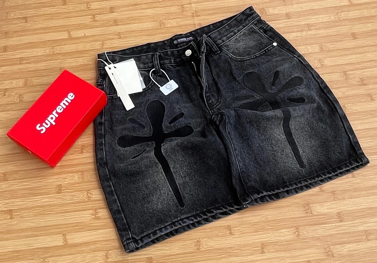 Men's Streetwear Washed Black Denim Jeans Shorts with Bold Abstract Cross Splatter Graphic - Relaxed Fit Distressed Jeans for Urban Style