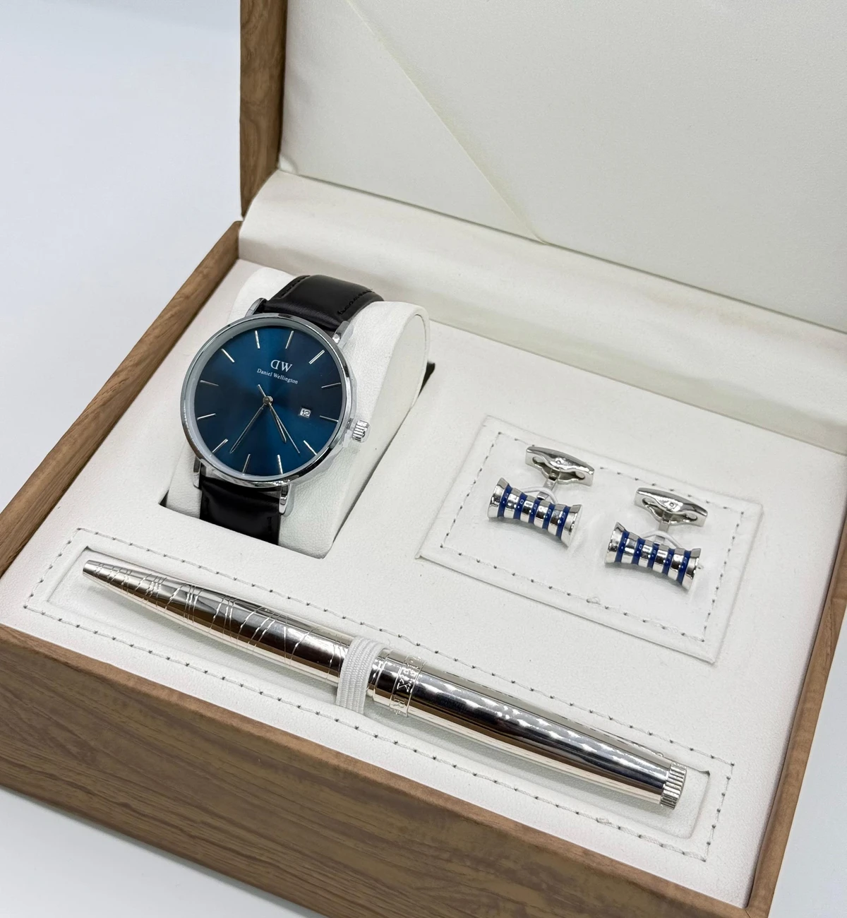 Daniel Wellington Men's Executive Gift Set: Classic Blue Dial Watch, Elegant Silver Pen & Striped Cufflinks for a Polished Look
