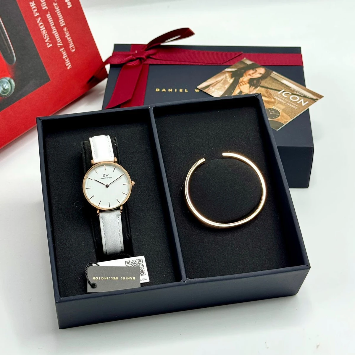 Daniel Wellington Women's Classic Silver Watch with Leather Strap  Elegant Matching Bangle Gift Set - Timeless Style  Sophistication for Her