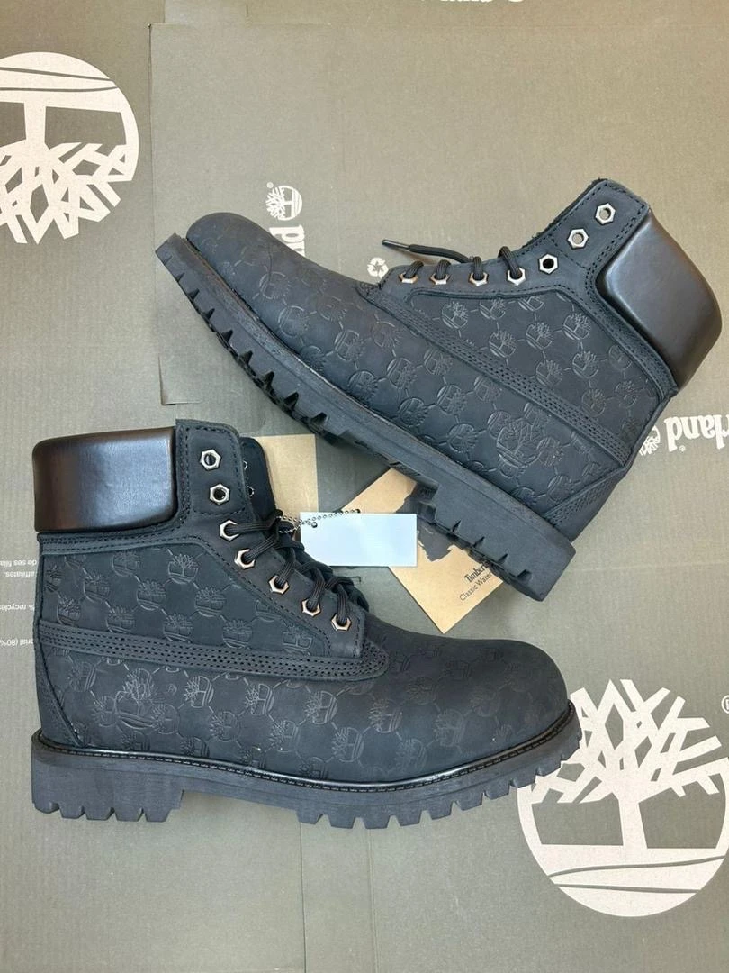 Timberland Original 6inch high Classic Water-Resistant Ankle Boots - Heavy Duty Leather Working Boots - Main View