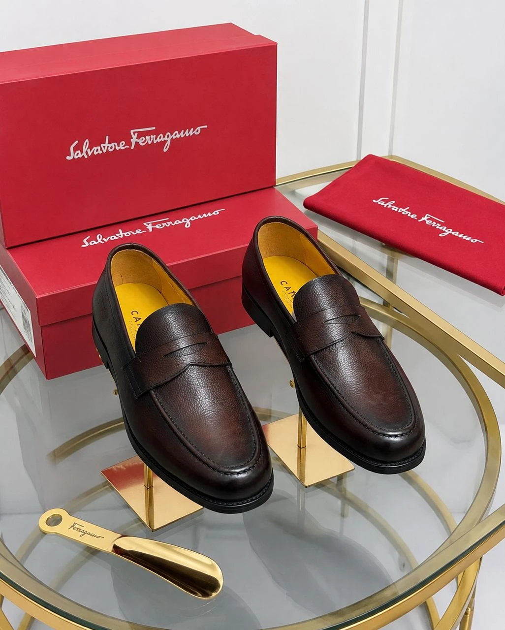 Men's Salvatore Ferragamo Dark Brown and Black Burnished Leather Penny Loafers – Premium Slip-On Shoes for Elegant Business  Casual Attire