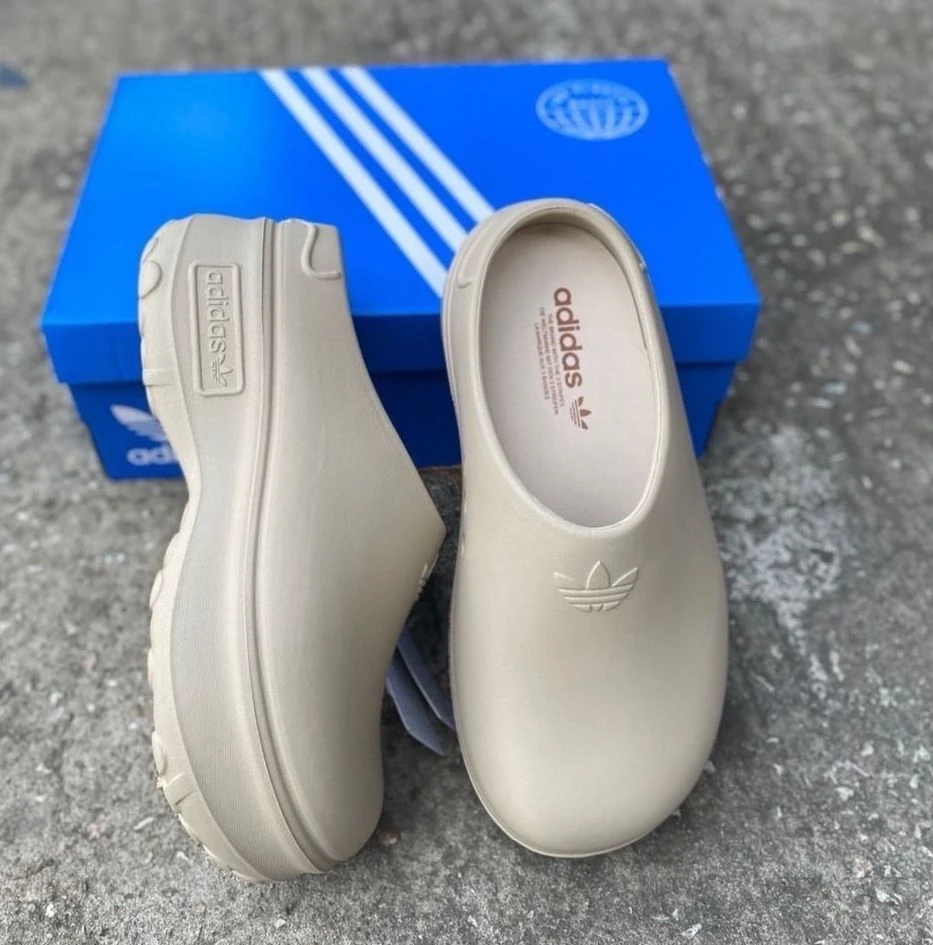 Adidas Unisex Adilette Clogs: Lightweight Slip-On Foam Mules for Men & Women | Ultimate Comfort & Modern Style