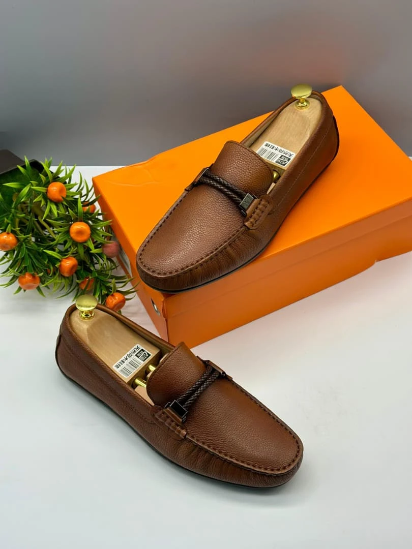 Tods Men's Premium Brown Leather Loafers with Braided Strap - Stylish Slip-On Driving Shoes for Casual Smart Occasions