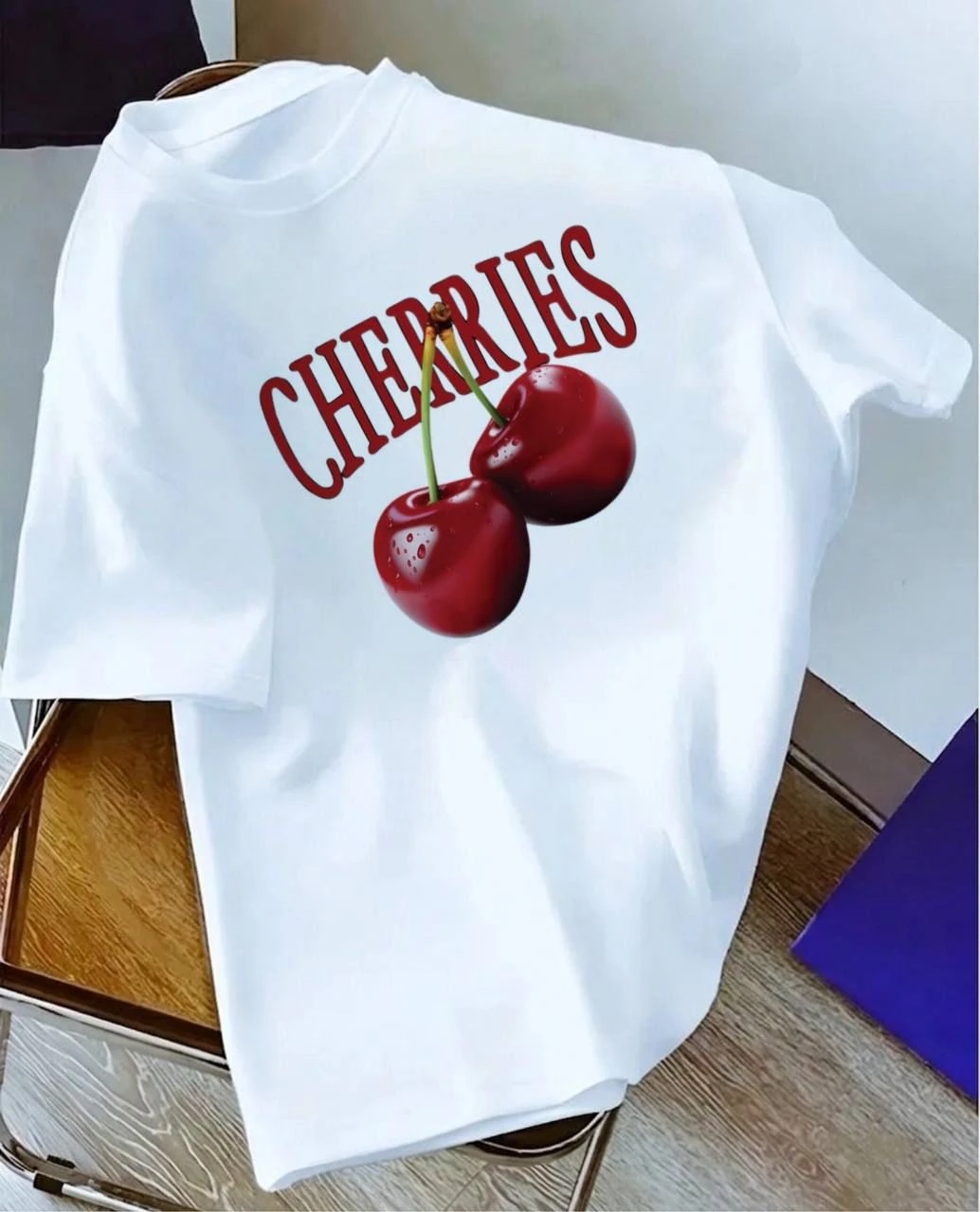 Sweet Cherry Graphic Print Unisex White T-Shirt - Stylish Casual Tee with 'CHERRIES' Text & Realistic Fruit Design for Everyday Fashion