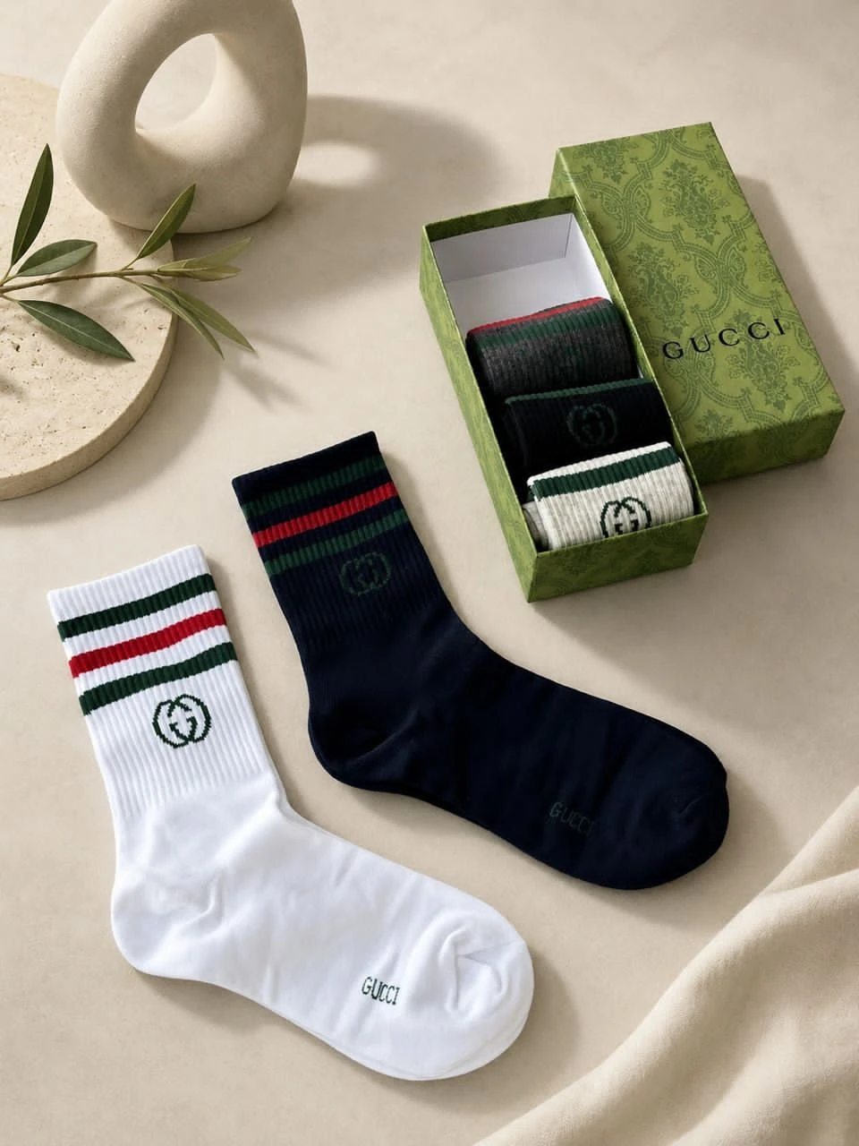 Gucci Unisex Iconic Web Stripe & Interlocking G Logo Crew Socks Multi-Pack - Premium Cotton Blend Designer Fashion Accessories Set